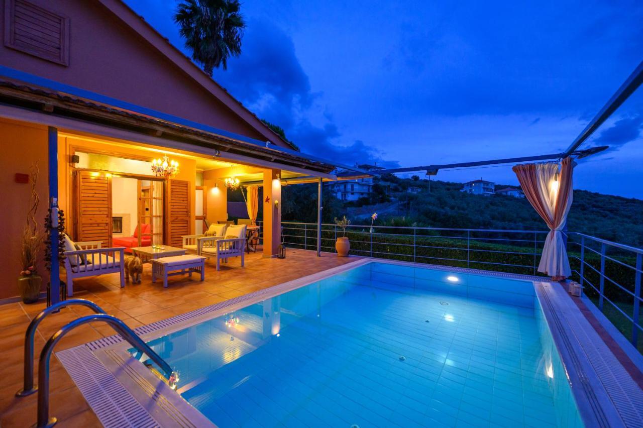 Cozy Small Smart Villa With Private Pool Mikri Mantineia Kalamata Extérieur photo