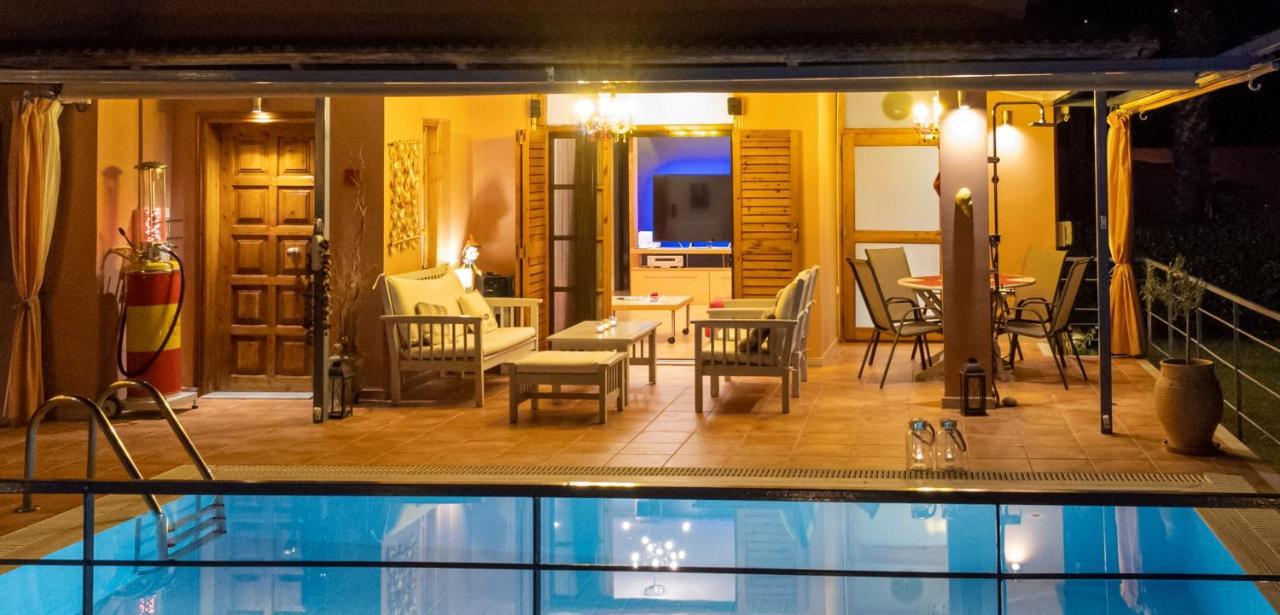 Cozy Small Smart Villa With Private Pool Mikri Mantineia Kalamata Extérieur photo