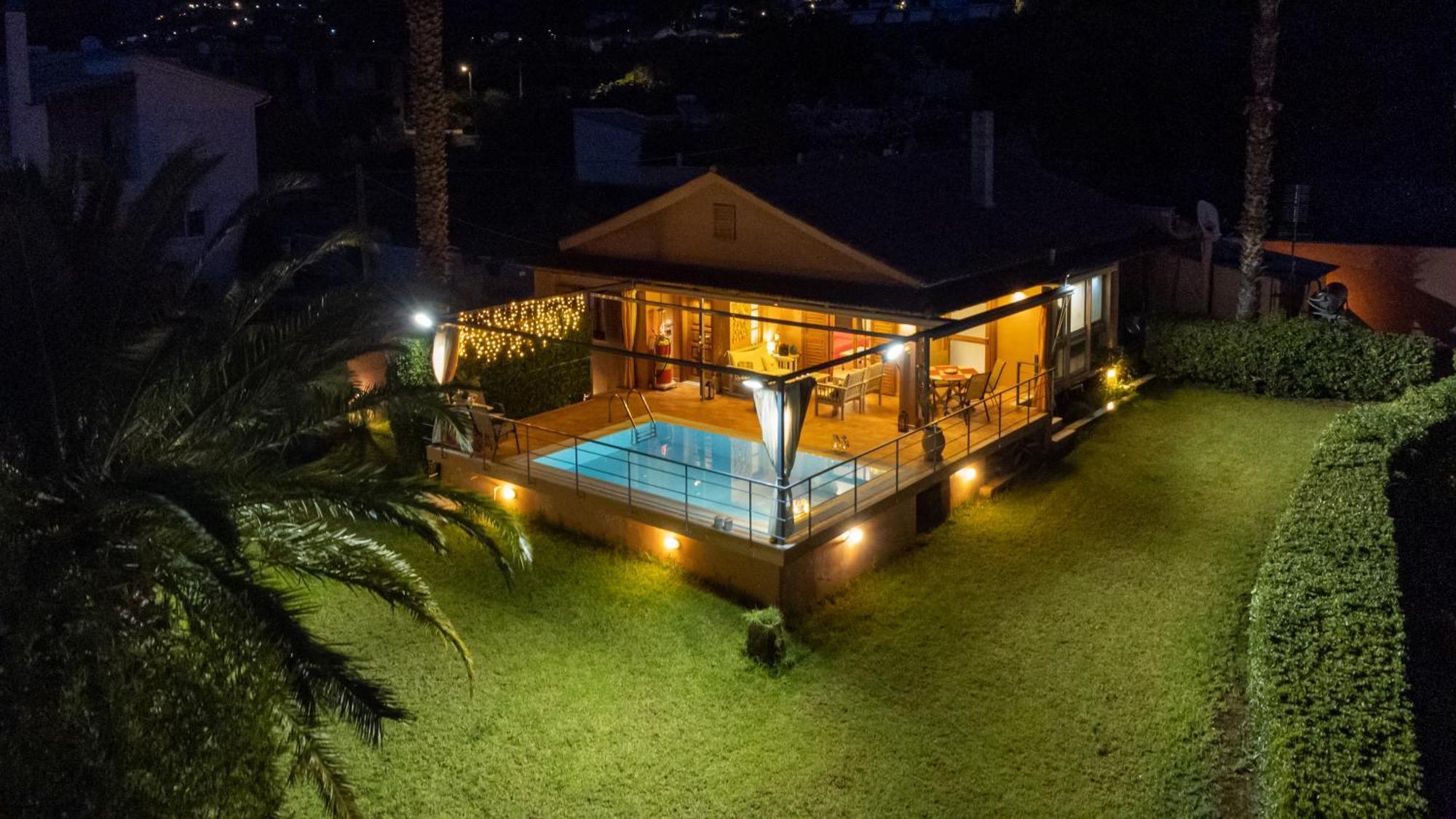 Cozy Small Smart Villa With Private Pool Mikri Mantineia Kalamata Extérieur photo